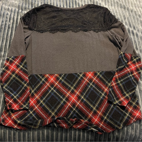 Maurice’s long sleeve top. - Picture 2 of 2